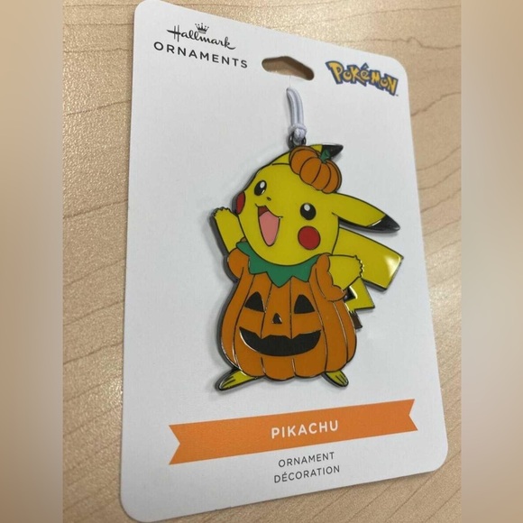 BRAND NEW! Pokemon / Pikachu 🎃 x Hallmark - Halloween, Metal Enamel Ornament - Picture 2 of 4